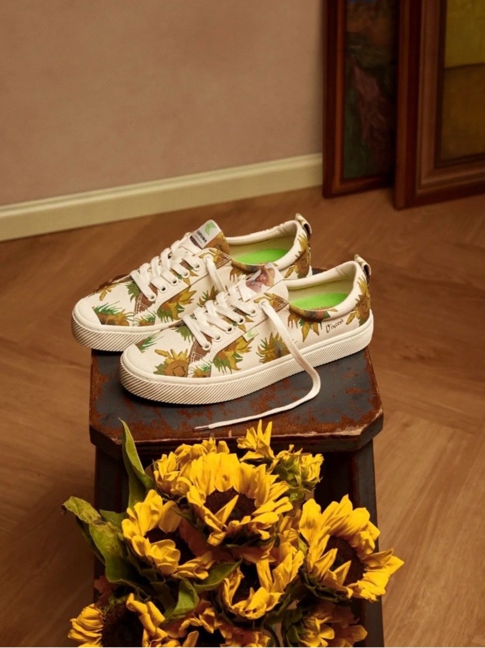 Cariuma Van Gogh Sunflower OCA Low Sneaker | 6.5, NEW with tags! - Picture 4 of 5